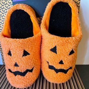 Halloween Jack o Lantern Pumpkin House Slippers Medium 6 1/2 - 7 1/2 Fuzzy Warm